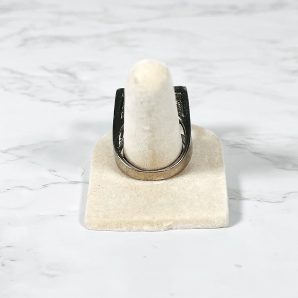 Silver Tone and Cream Ring - Picture 3 of 7